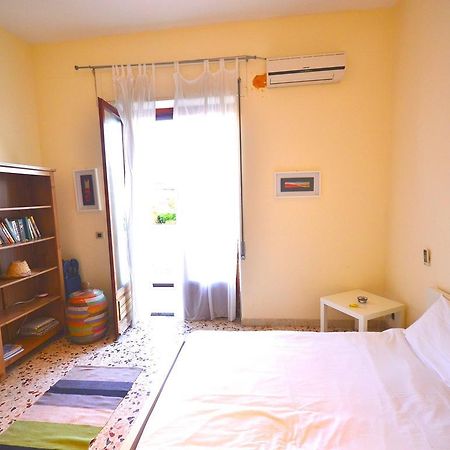 Cozy Holiday Home In Pozzillo With Terrace Acireale Extérieur photo