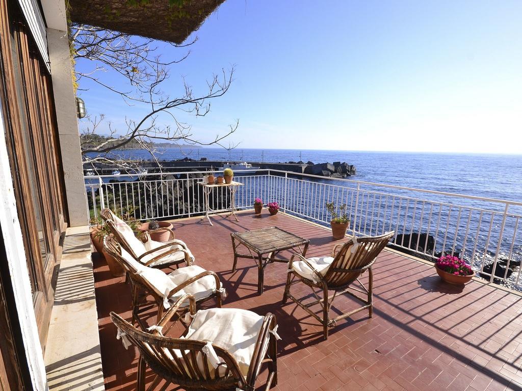 Cozy Holiday Home In Pozzillo With Terrace Acireale Extérieur photo