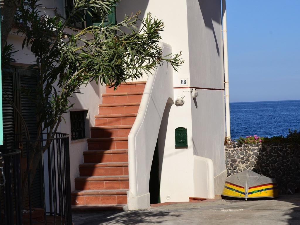 Cozy Holiday Home In Pozzillo With Terrace Acireale Extérieur photo