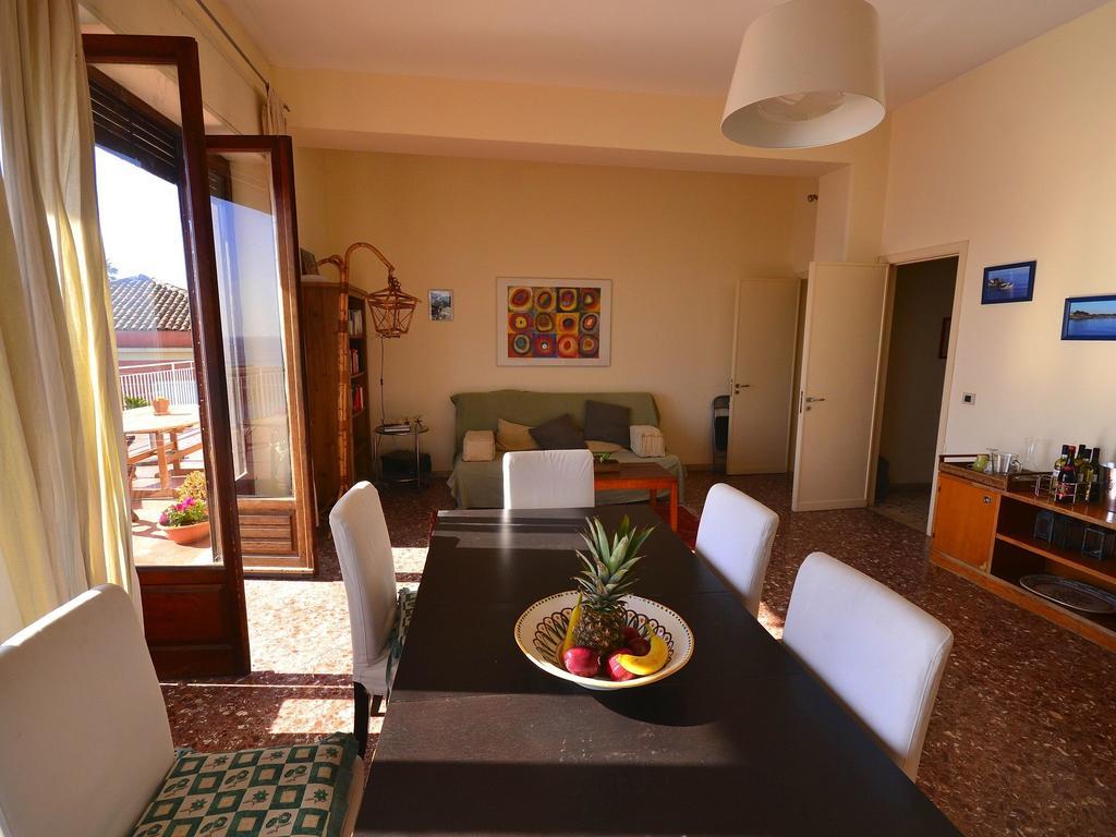 Cozy Holiday Home In Pozzillo With Terrace Acireale Extérieur photo