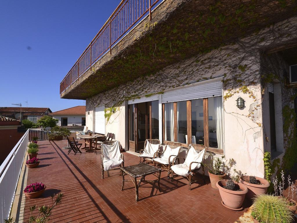 Cozy Holiday Home In Pozzillo With Terrace Acireale Extérieur photo